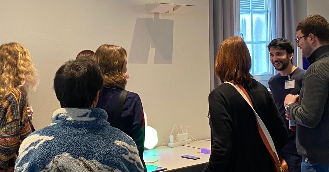 VREUNDE Mini Science Fair Stand